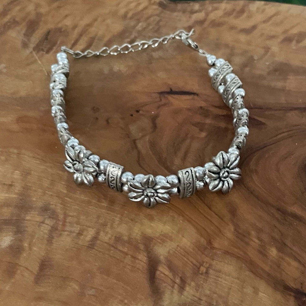 Handcrafted Silver Tone Metal Flower beaded Bracelet Hippie chain extension NWOT